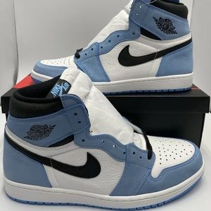 Jordan 1s “Hyper Royals” Sizes 5.5 - 11.5